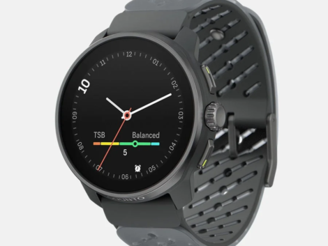 suunto_race_s_titanium-graphite-ss051039000-perspective_quarter-c20_watchface_en.webp